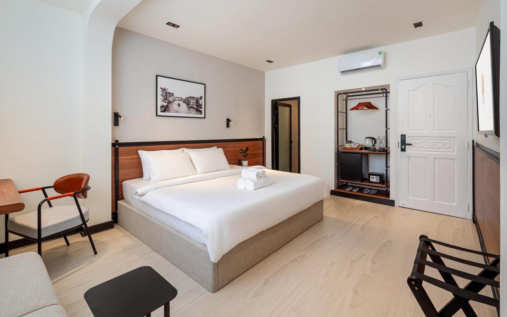 Khách sạn Metrolux Contemporary