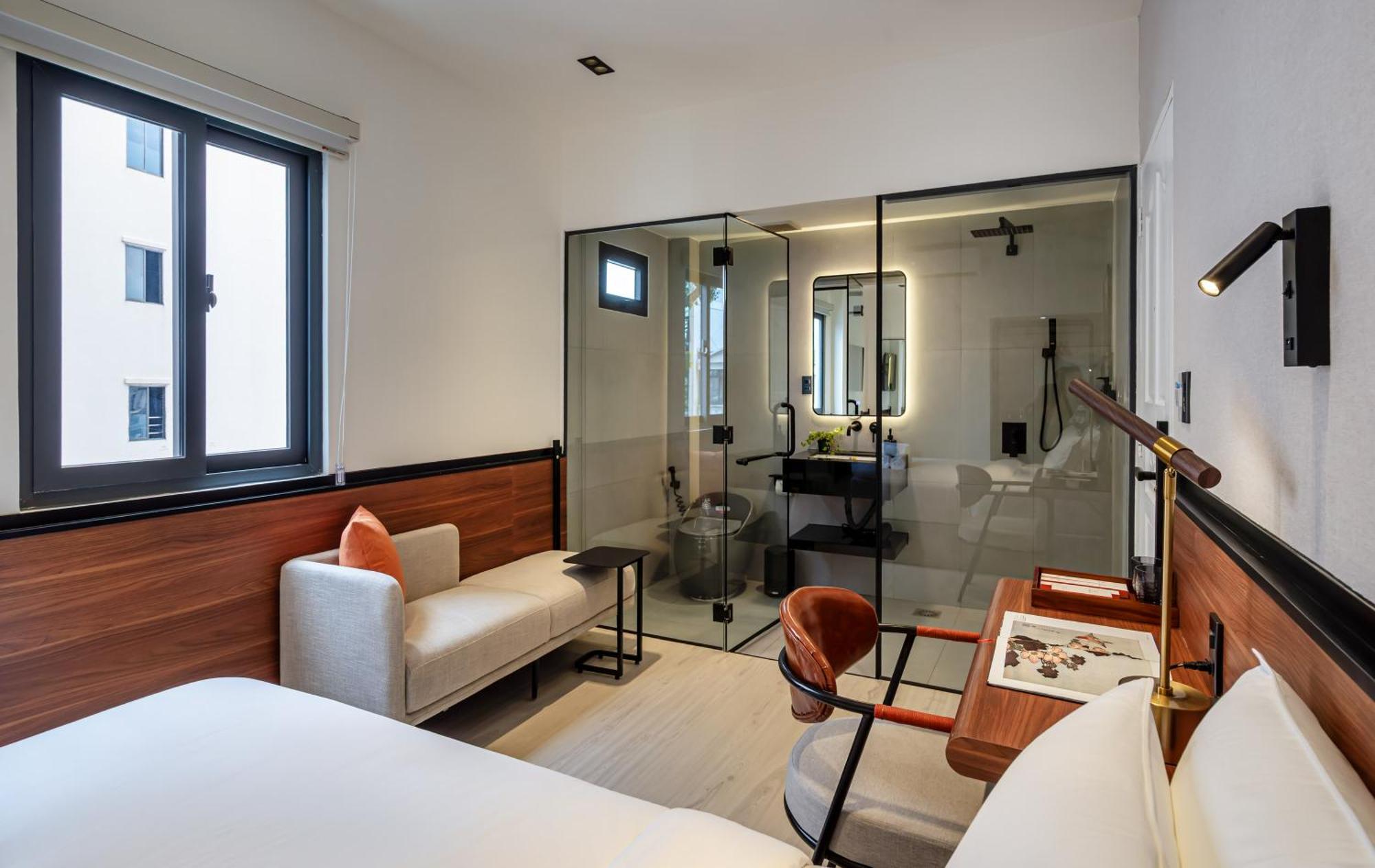 Khách sạn Metrolux Contemporary 4*