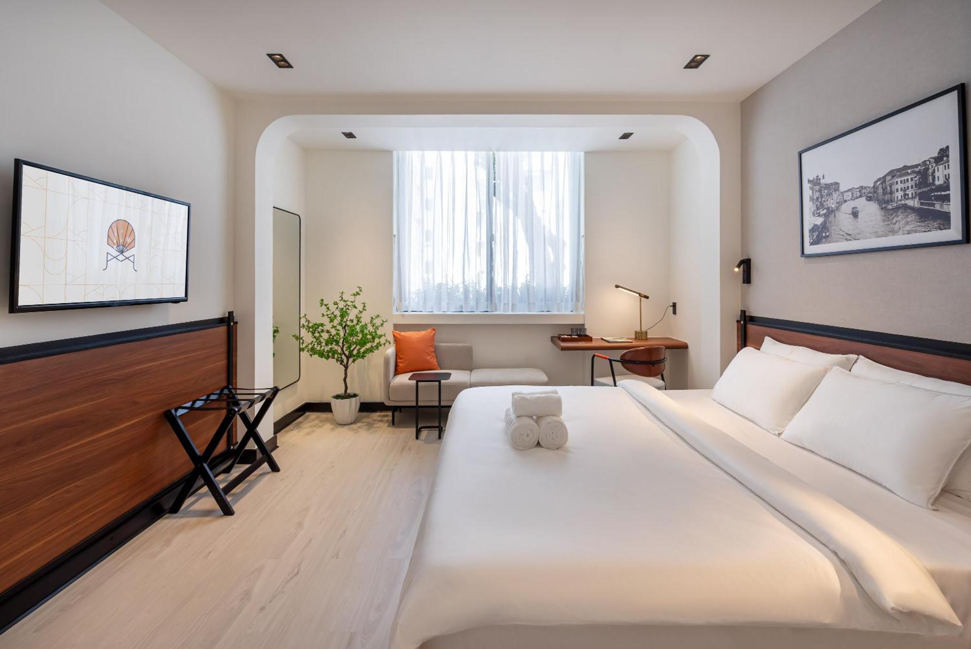 Metrolux Contemporary Khách sạn