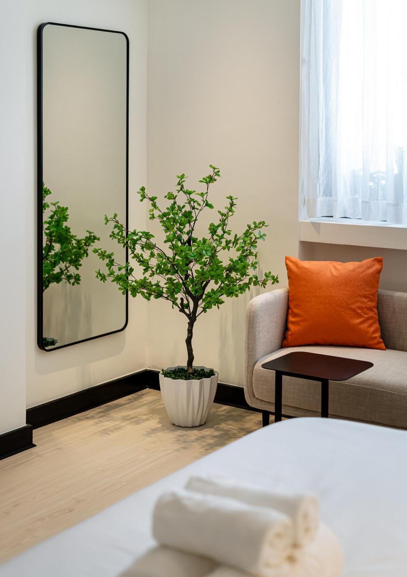 Khách sạn Metrolux Contemporary TP. Hồ Chí Minh