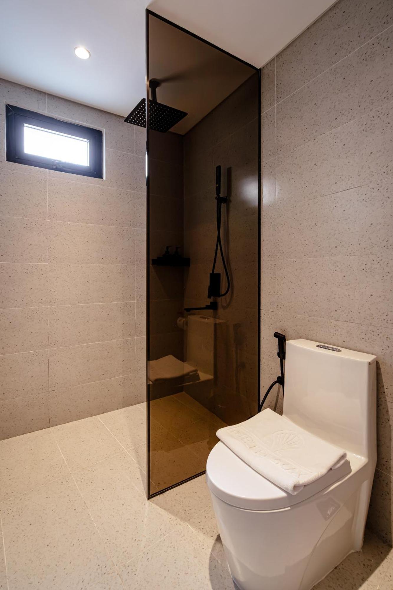 Metrolux Contemporary Khách sạn